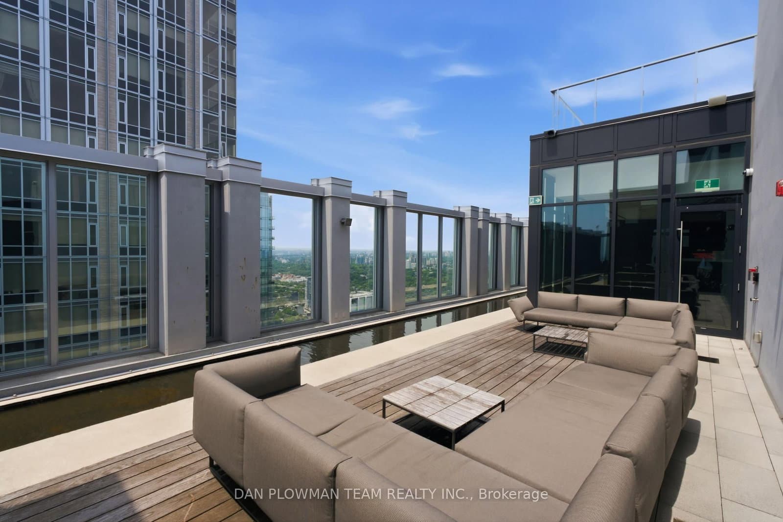 1 Yorkville Avenue, Unit 901 thumbnail 38