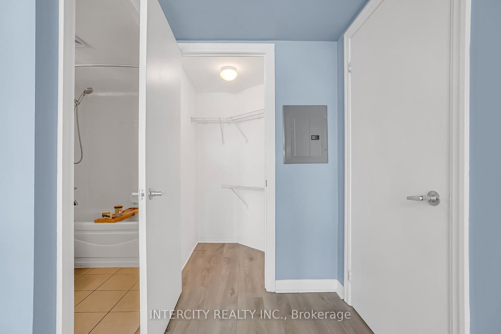 12 Yonge Street, Unit 1010 thumbnail 25