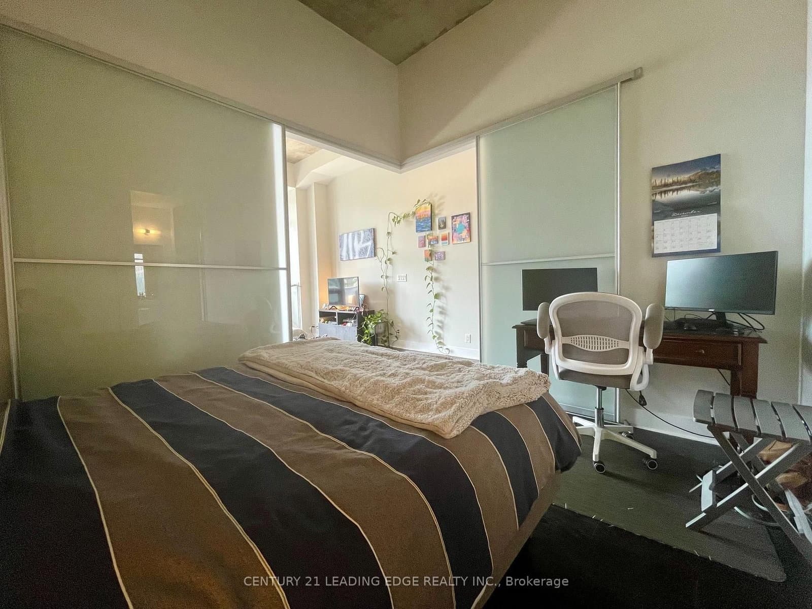 399 Adelaide Street W, Unit Ph1008 thumbnail 12