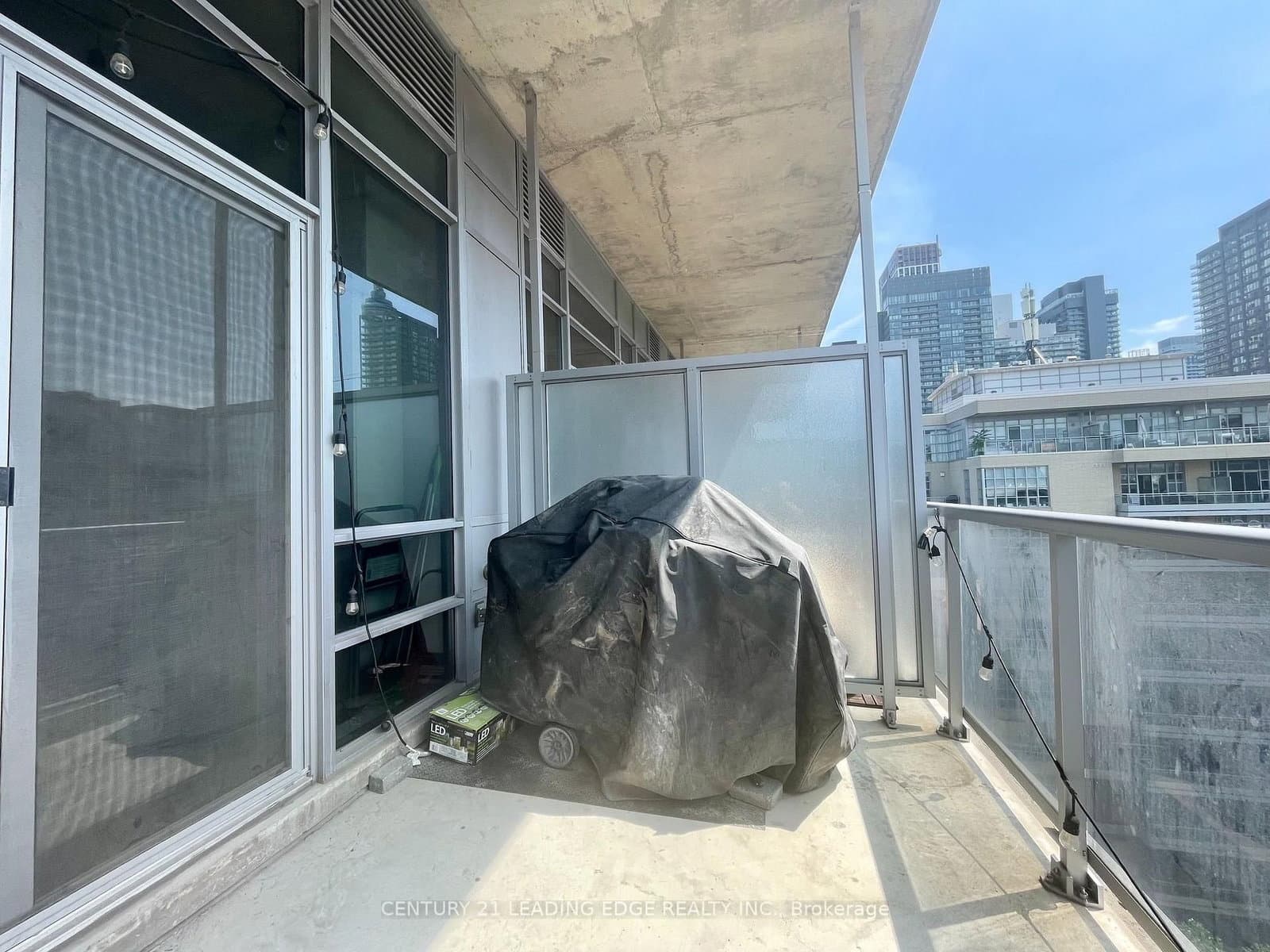 399 Adelaide Street W, Unit Ph1008 thumbnail 9