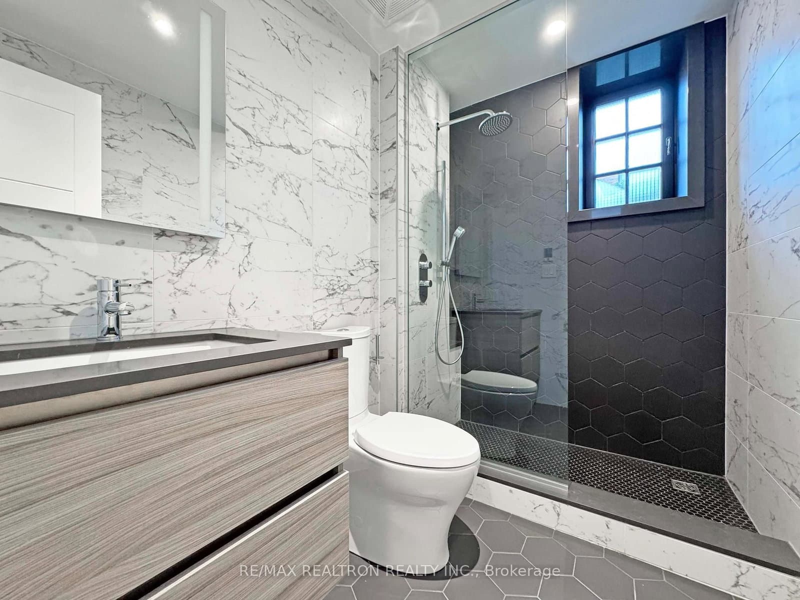2 Clarendon Avenue, Unit 108 thumbnail 7