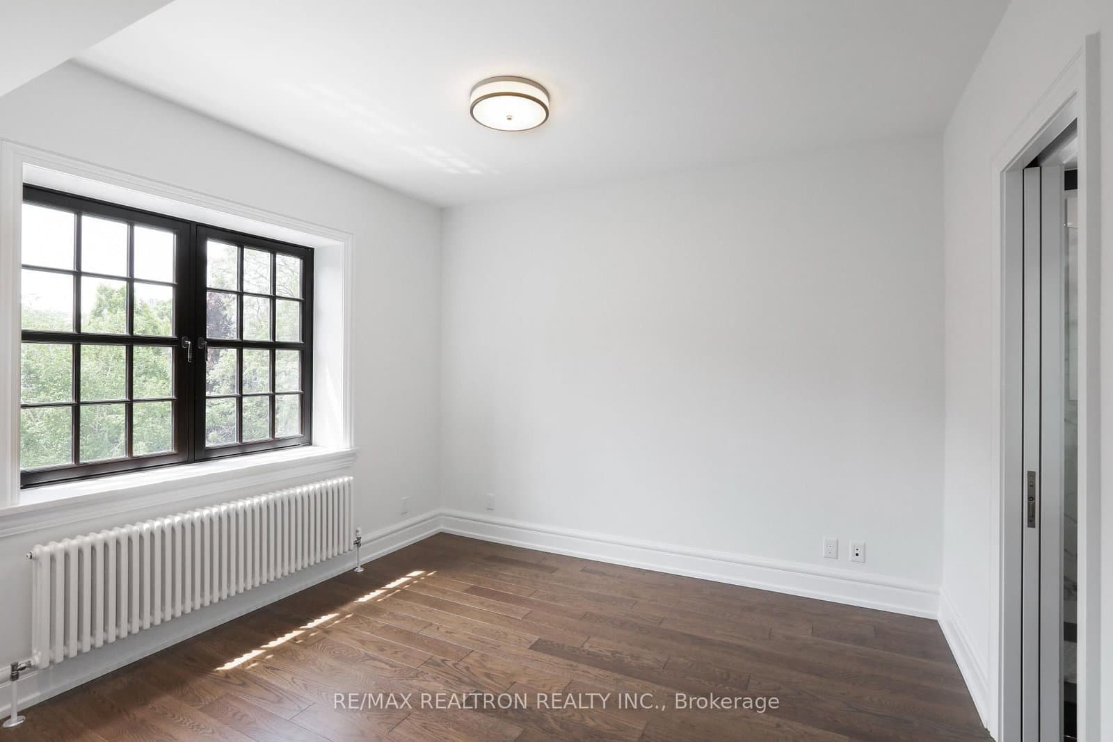 2 Clarendon Avenue, Unit 206 thumbnail 10
