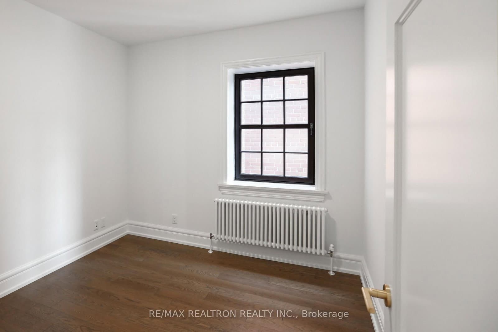 2 Clarendon Avenue, Unit 206 thumbnail 14