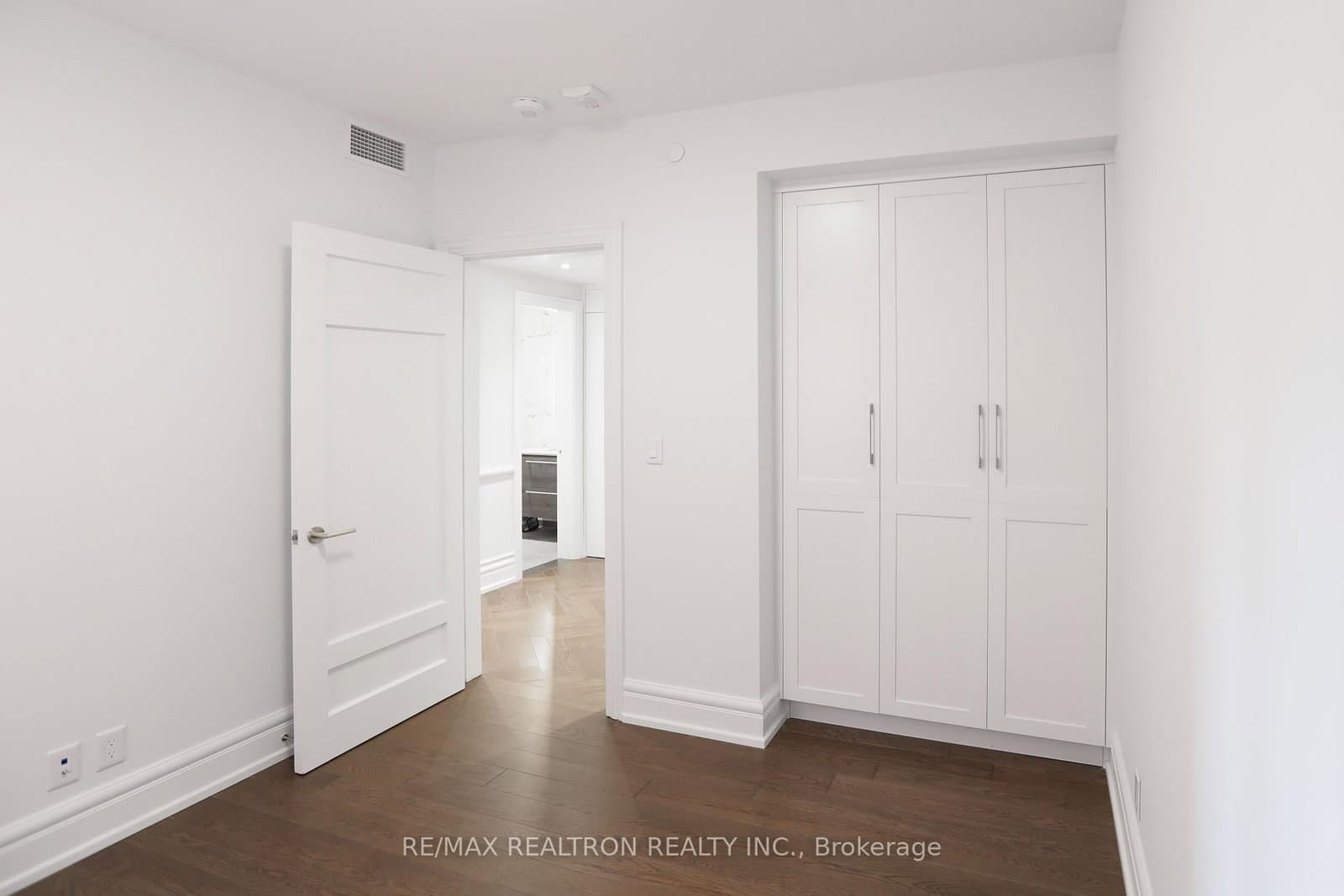 2 Clarendon Avenue, Unit 206 thumbnail 15