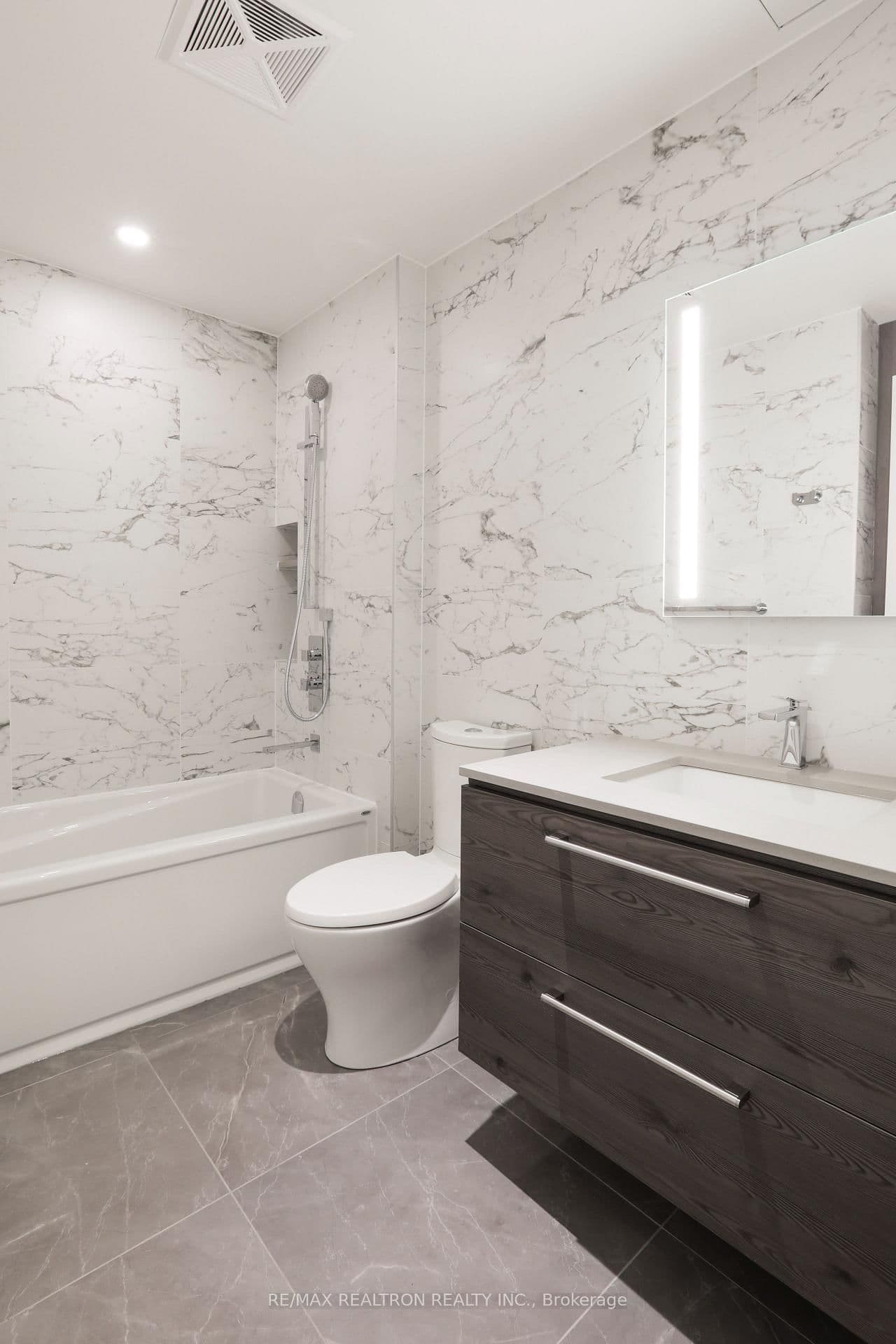 2 Clarendon Avenue, Unit 206 thumbnail 16