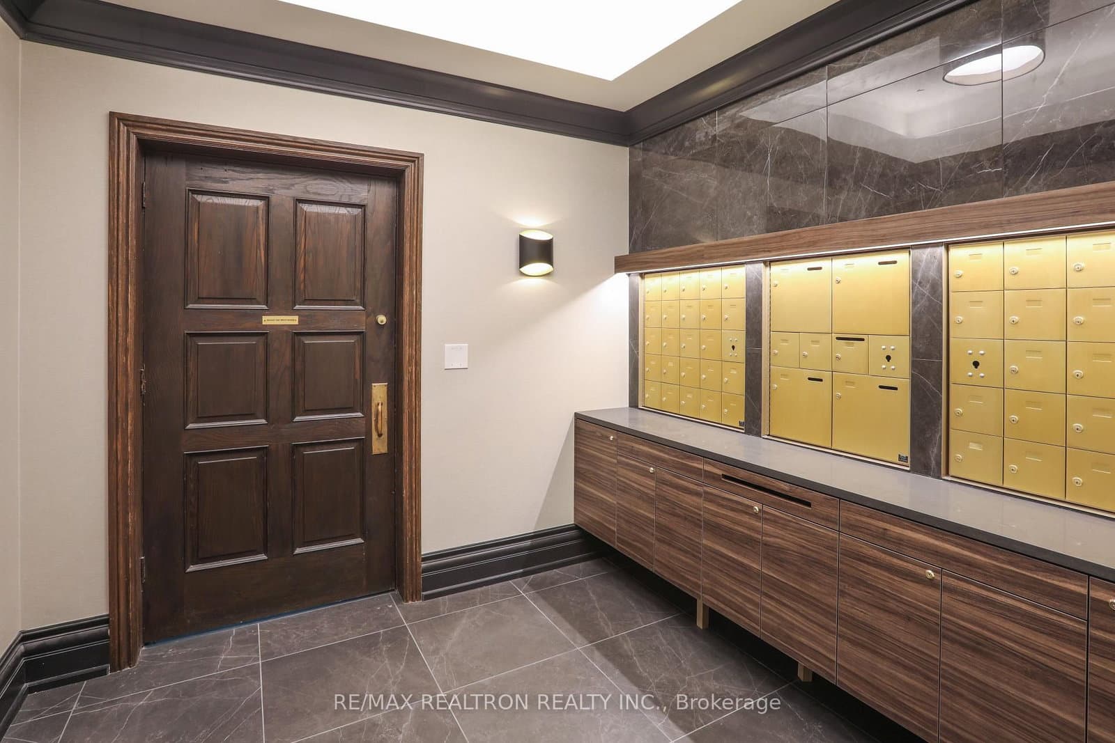 2 Clarendon Avenue, Unit 206 thumbnail 22