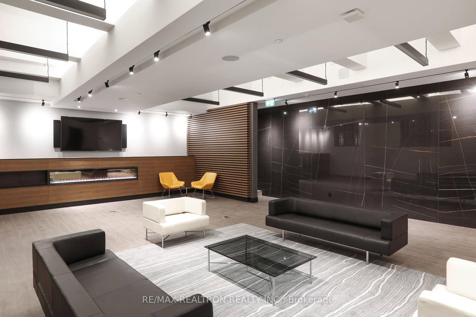 2 Clarendon Avenue, Unit 206 thumbnail 24