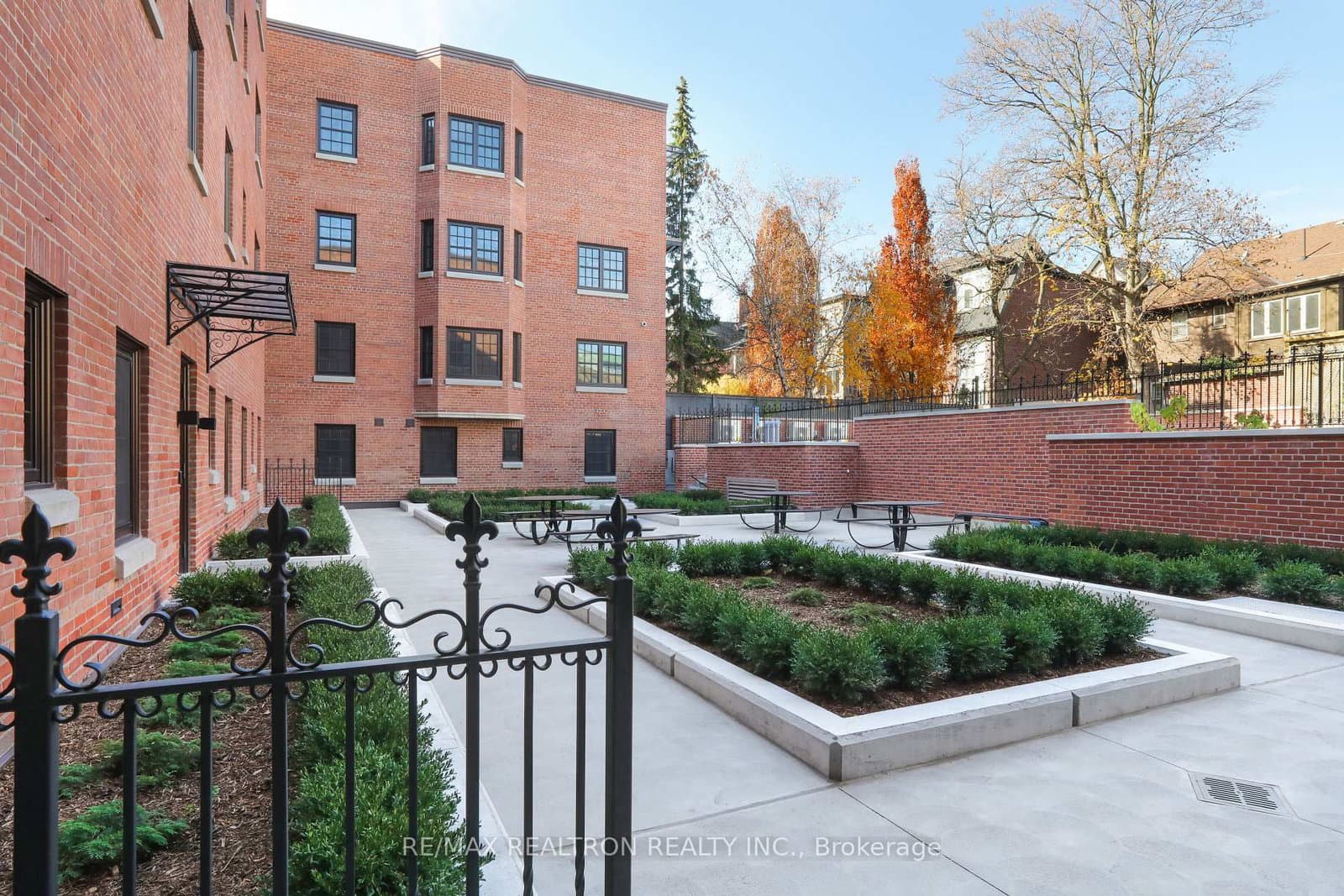 2 Clarendon Avenue, Unit 206 thumbnail 28