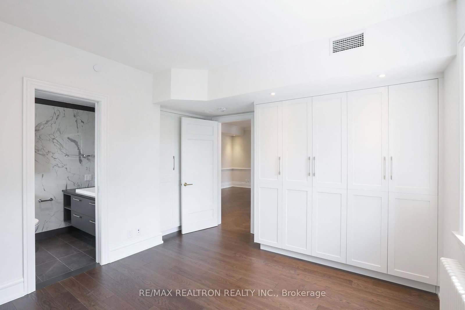 2 Clarendon Avenue, Unit 206 thumbnail 8