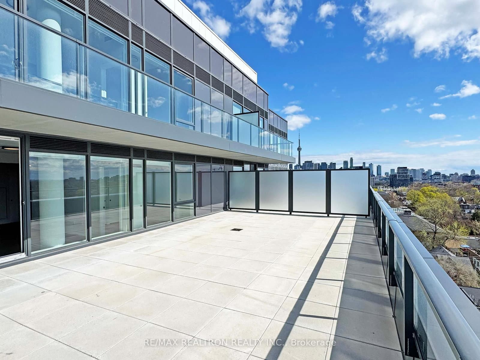 664 Spadina Avenue, Unit 1001