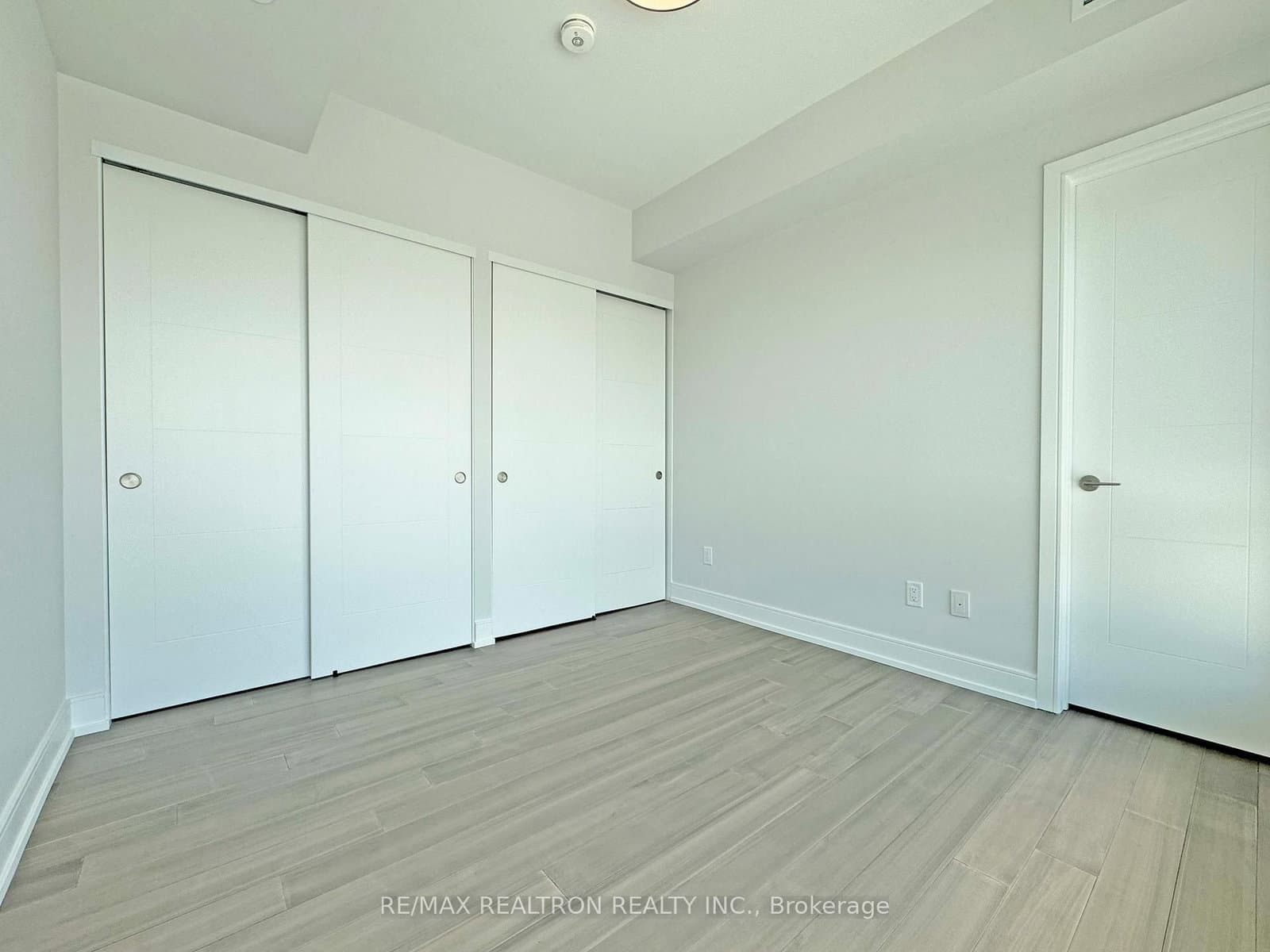 664 Spadina Avenue, Unit 1001 thumbnail 12
