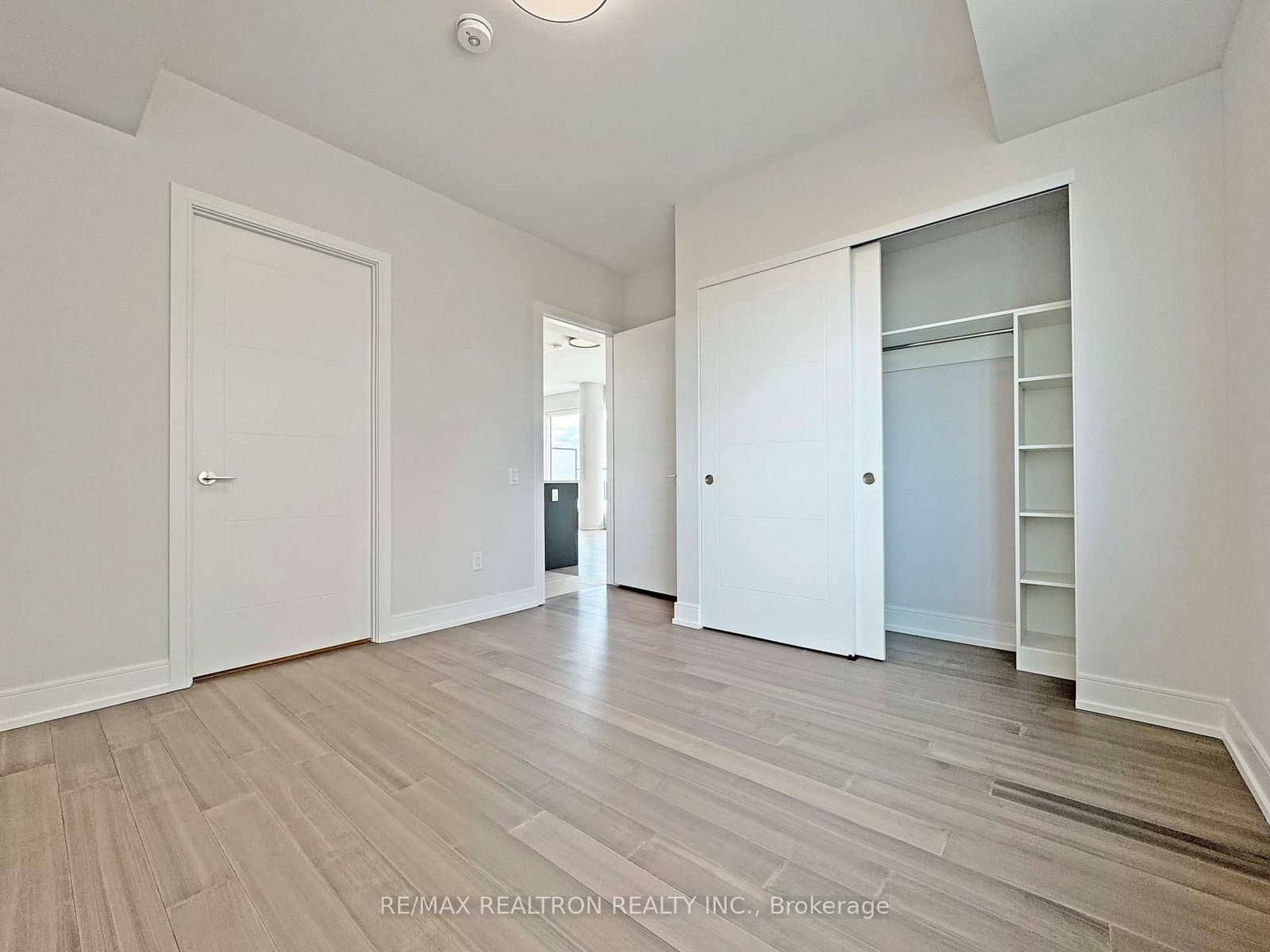 664 Spadina Avenue, Unit 1001 thumbnail 6