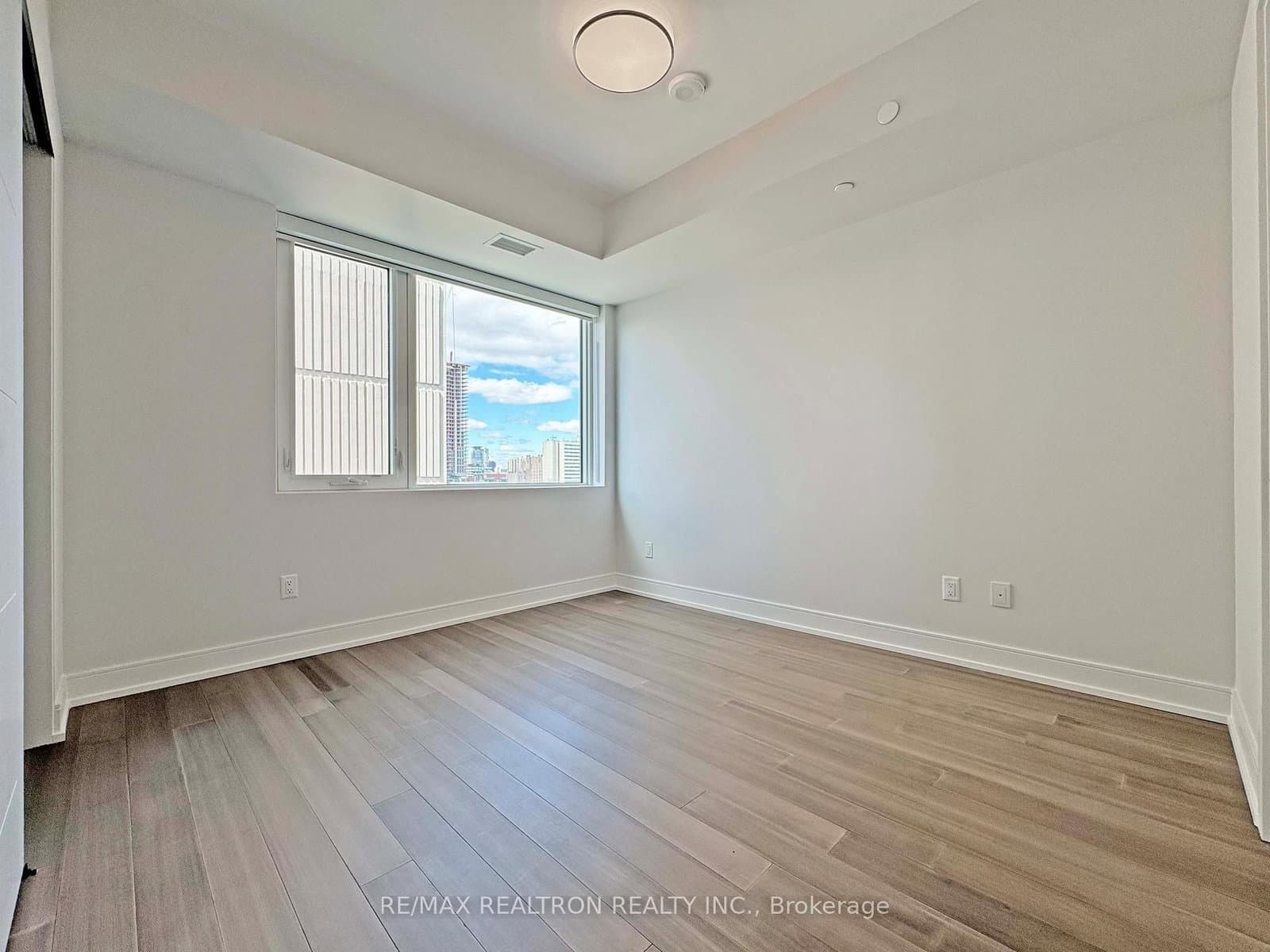 664 Spadina Avenue, Unit 1001 thumbnail 7