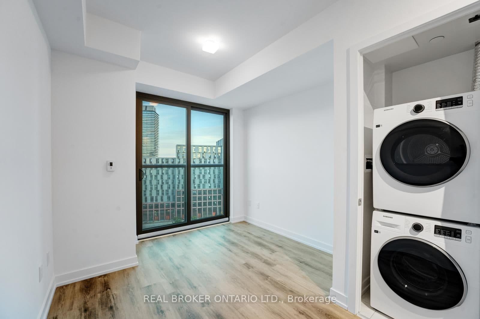 28 Eastern Avenue, Unit LPH16 thumbnail 11