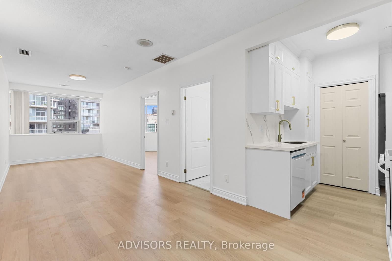 393 King Street W, Unit 1207 thumbnail 2