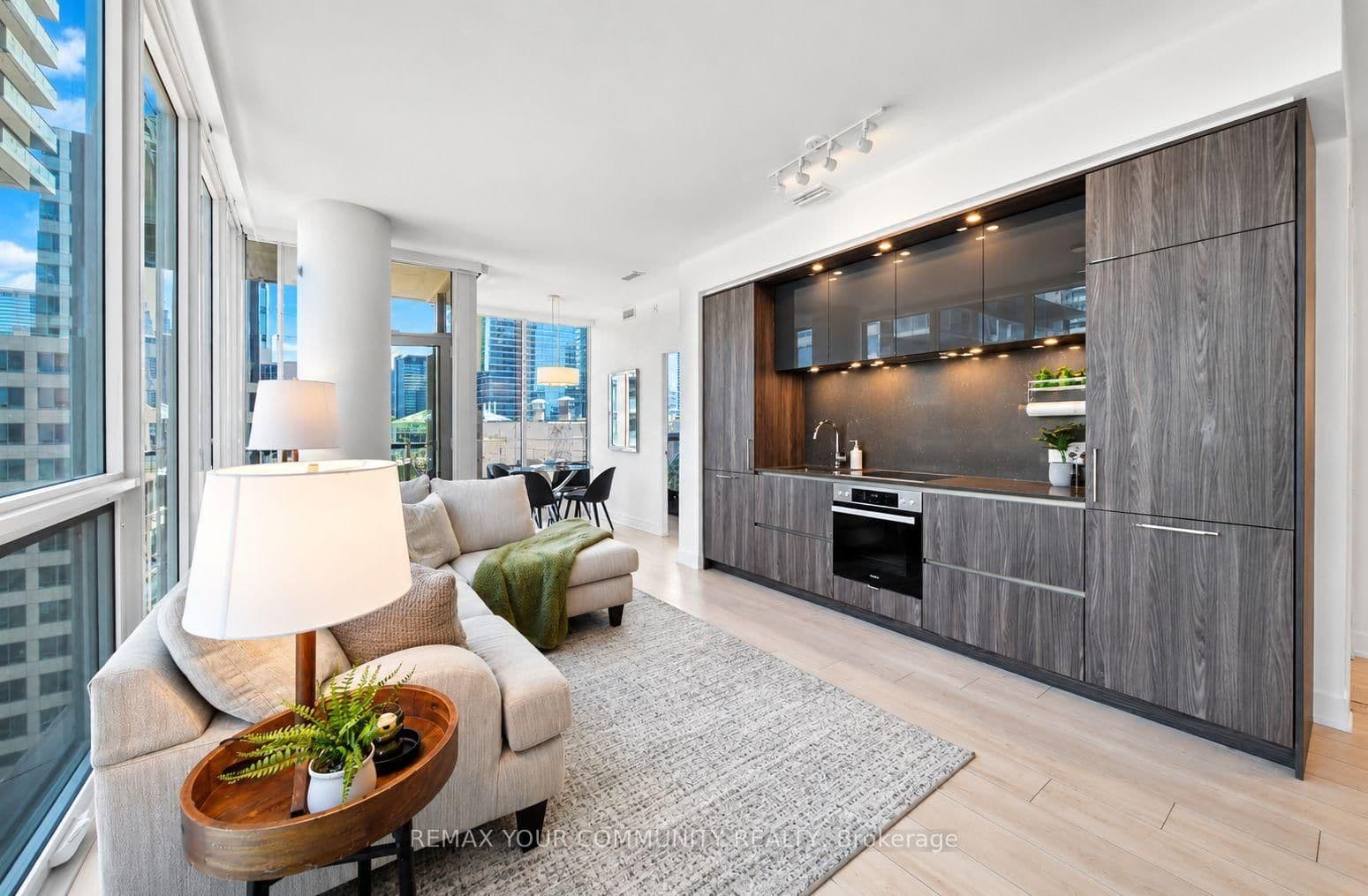 15 Mercer Street, Unit 1806