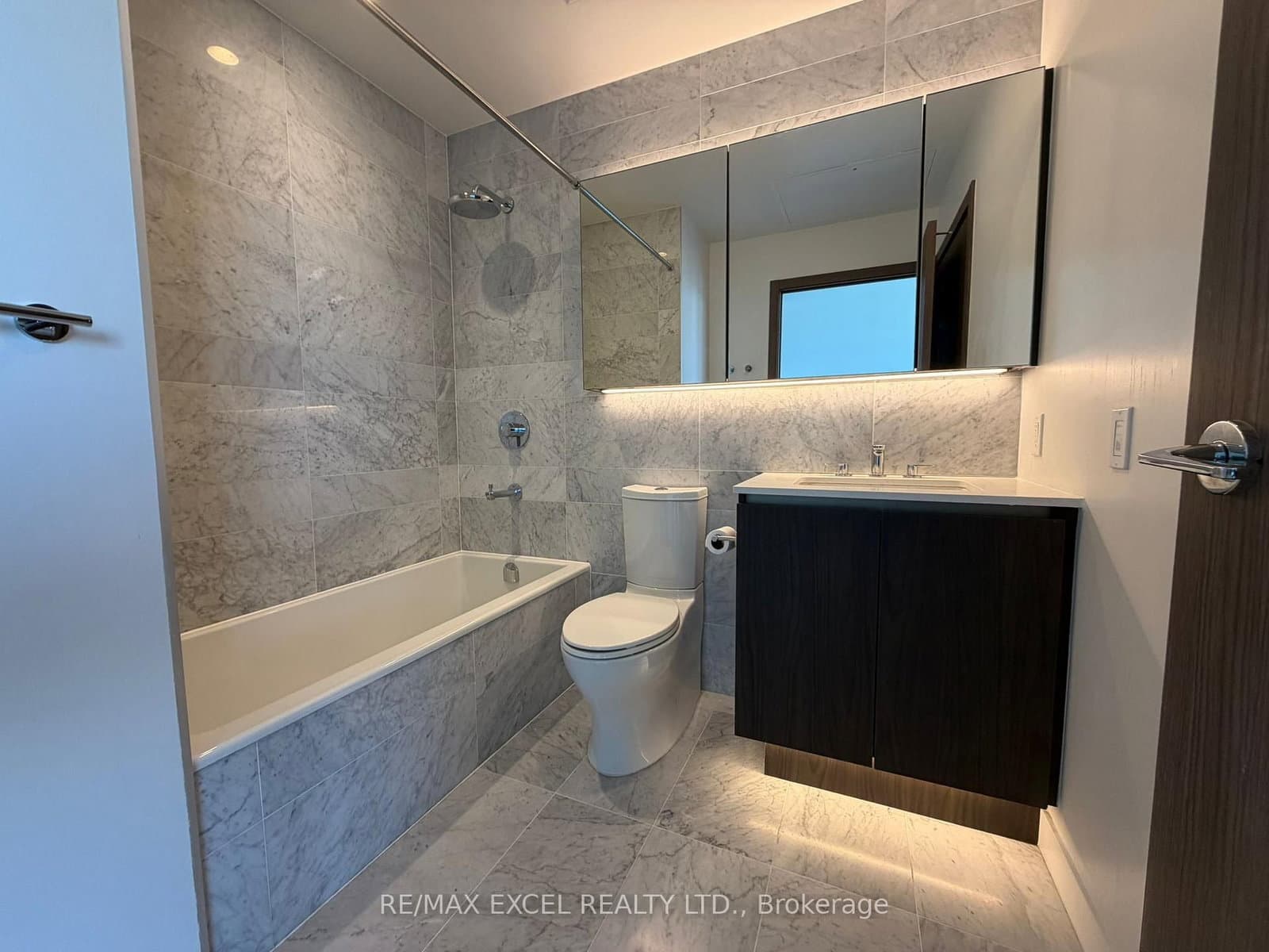 17 Bathurst Street, Unit 4606 thumbnail 14