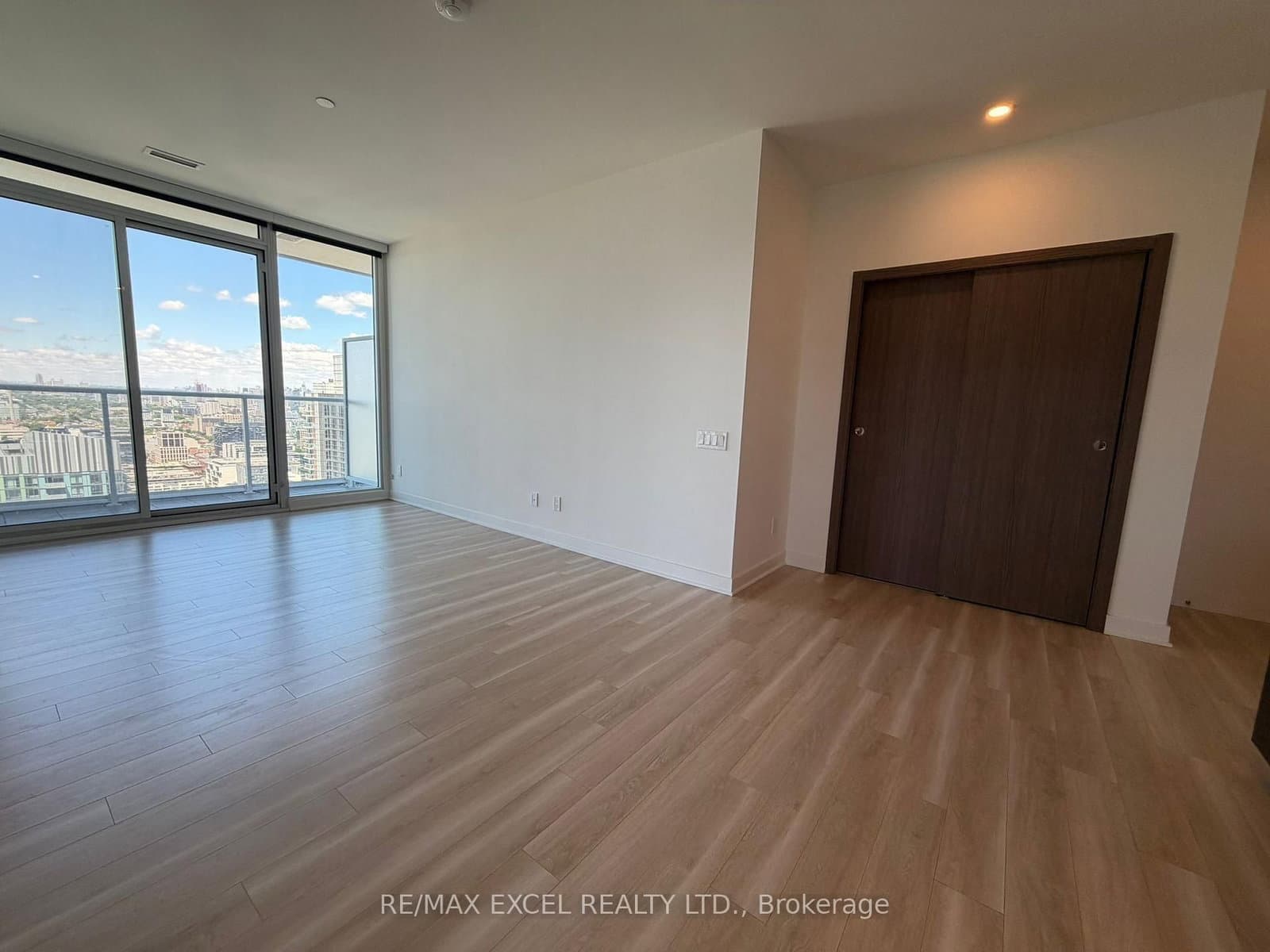 17 Bathurst Street, Unit 4606 thumbnail 4