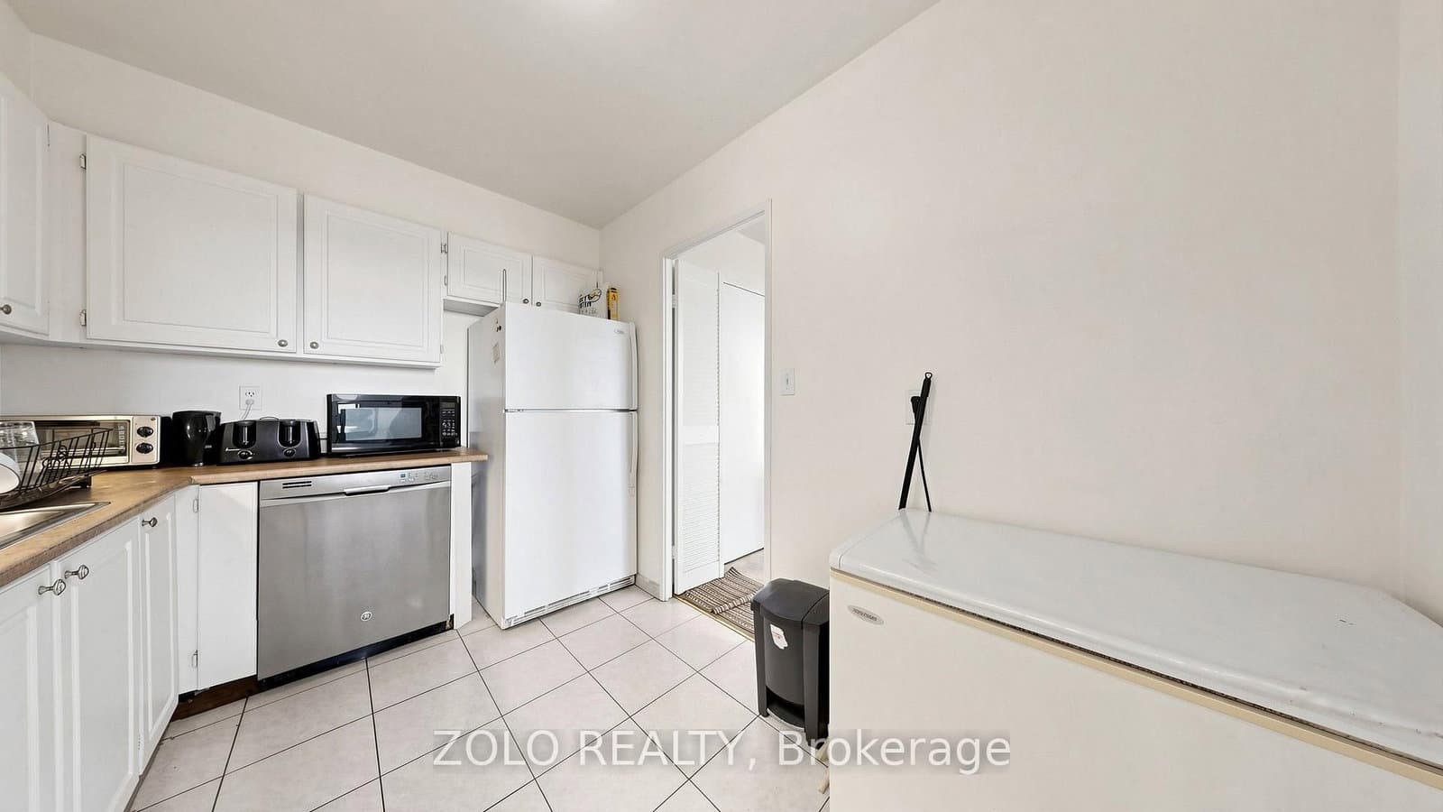 20 Edgecliff Golfway, Unit 915 thumbnail 18