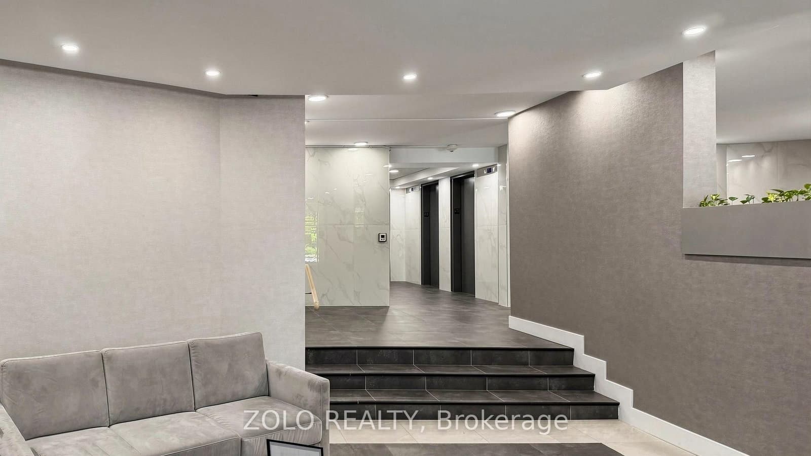 20 Edgecliff Golfway, Unit 915 thumbnail 5