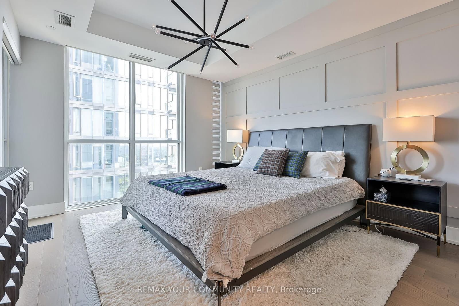 1 Yorkville Avenue, Unit 4301 thumbnail 19
