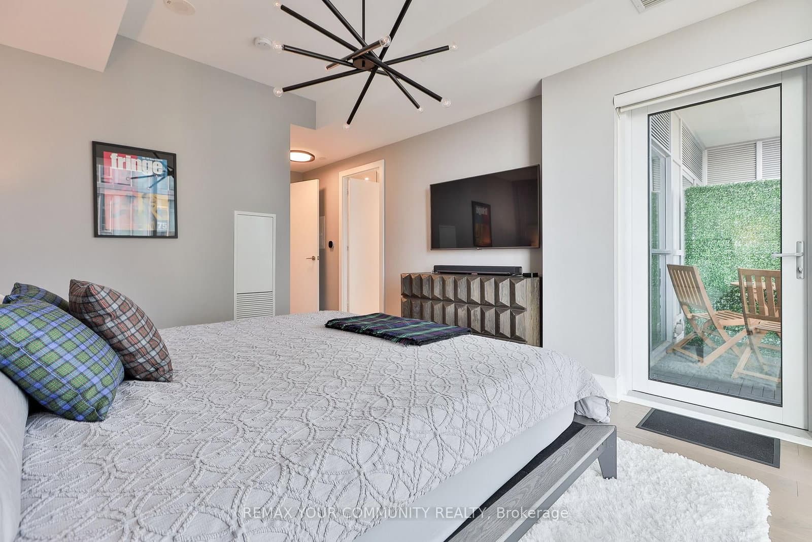 1 Yorkville Avenue, Unit 4301 thumbnail 20