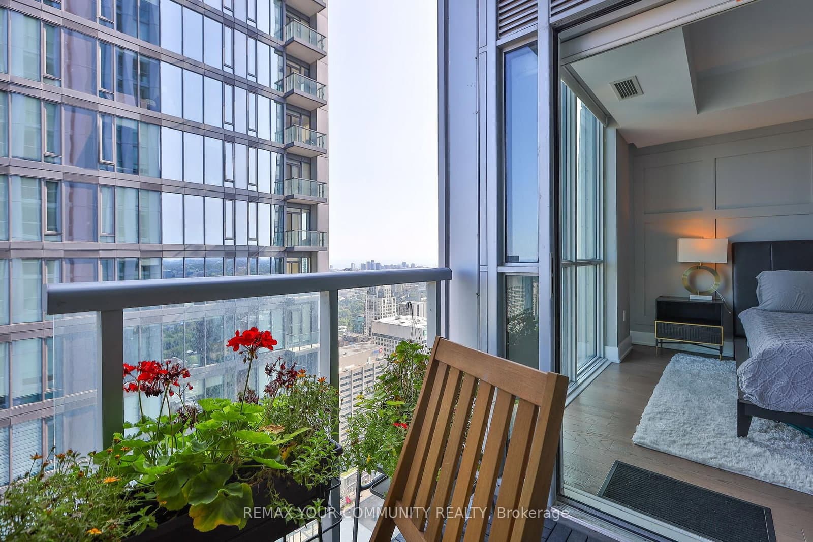 1 Yorkville Avenue, Unit 4301 thumbnail 30