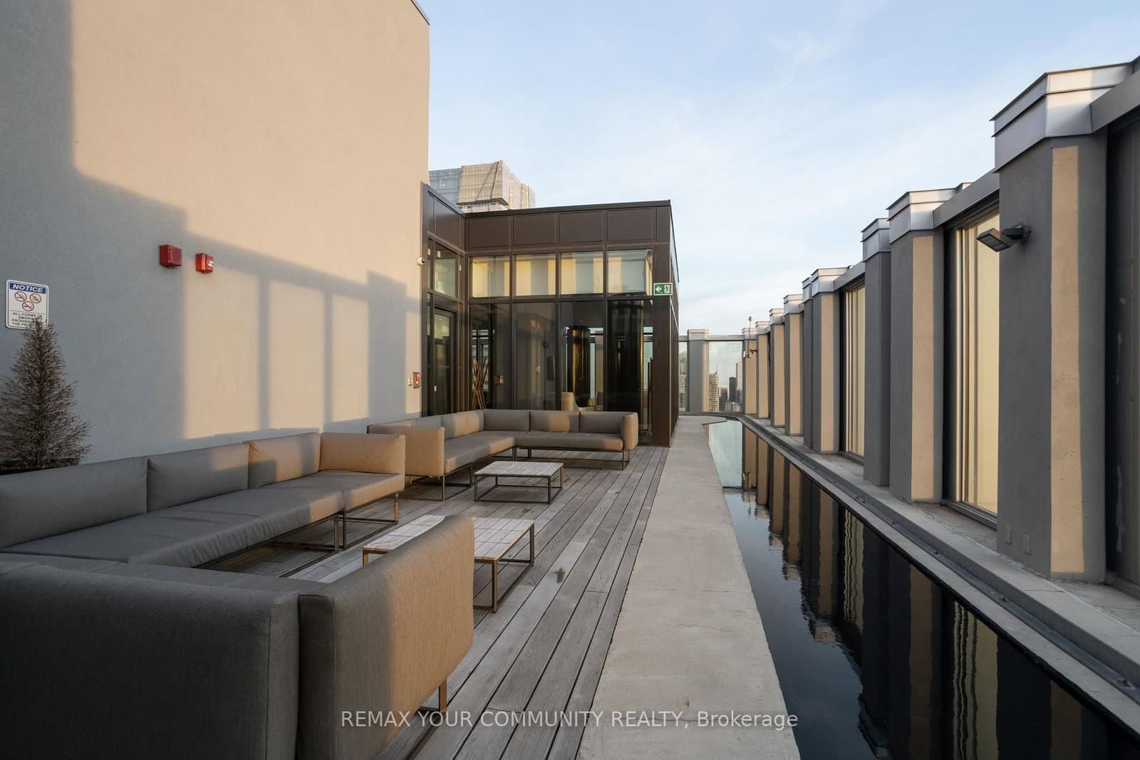 1 Yorkville Avenue, Unit 4301 thumbnail 33