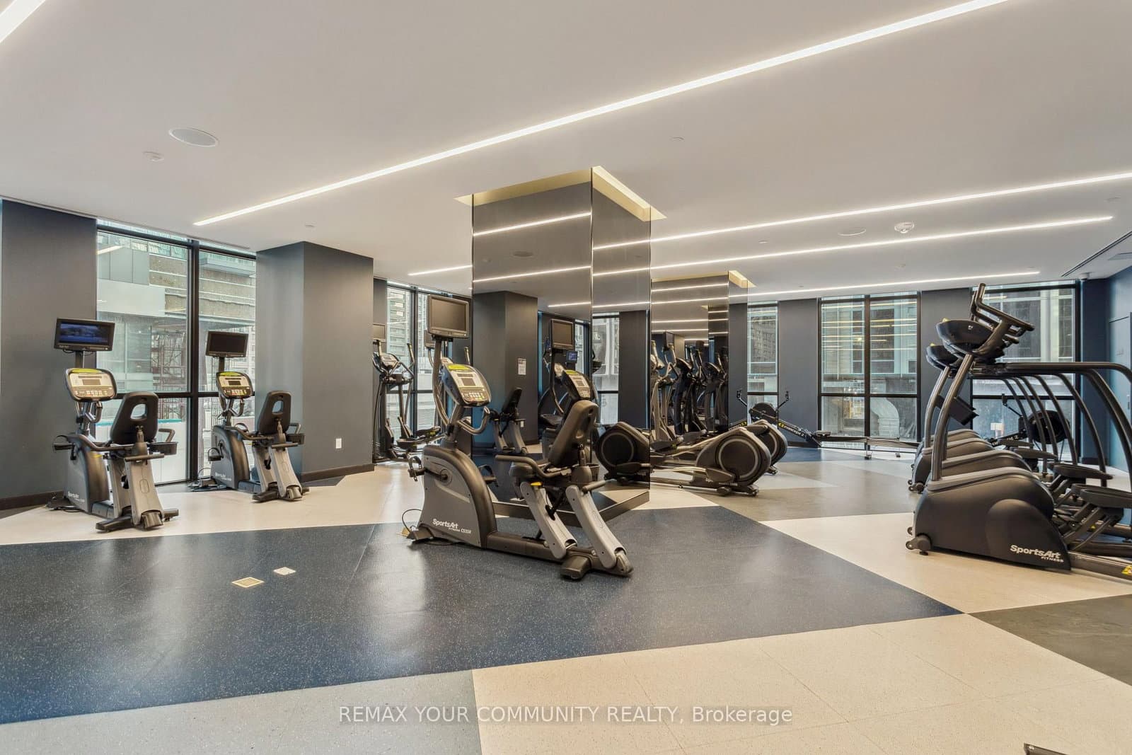 1 Yorkville Avenue, Unit 4301 thumbnail 40