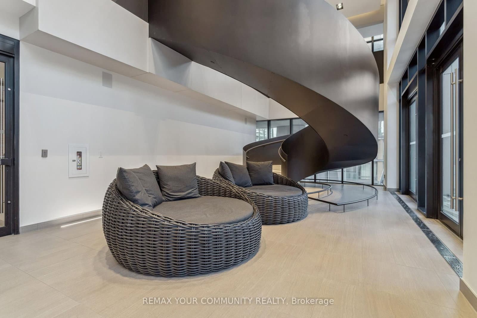 1 Yorkville Avenue, Unit 4301 thumbnail 43