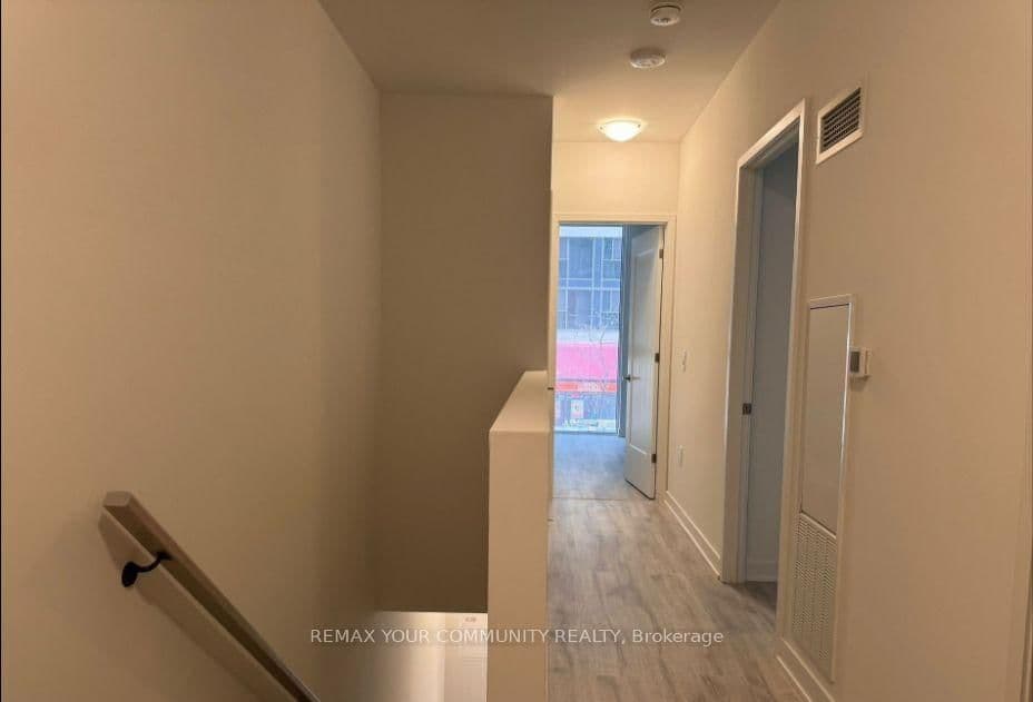 60 Princess Avenue, Unit 102 SE thumbnail 10