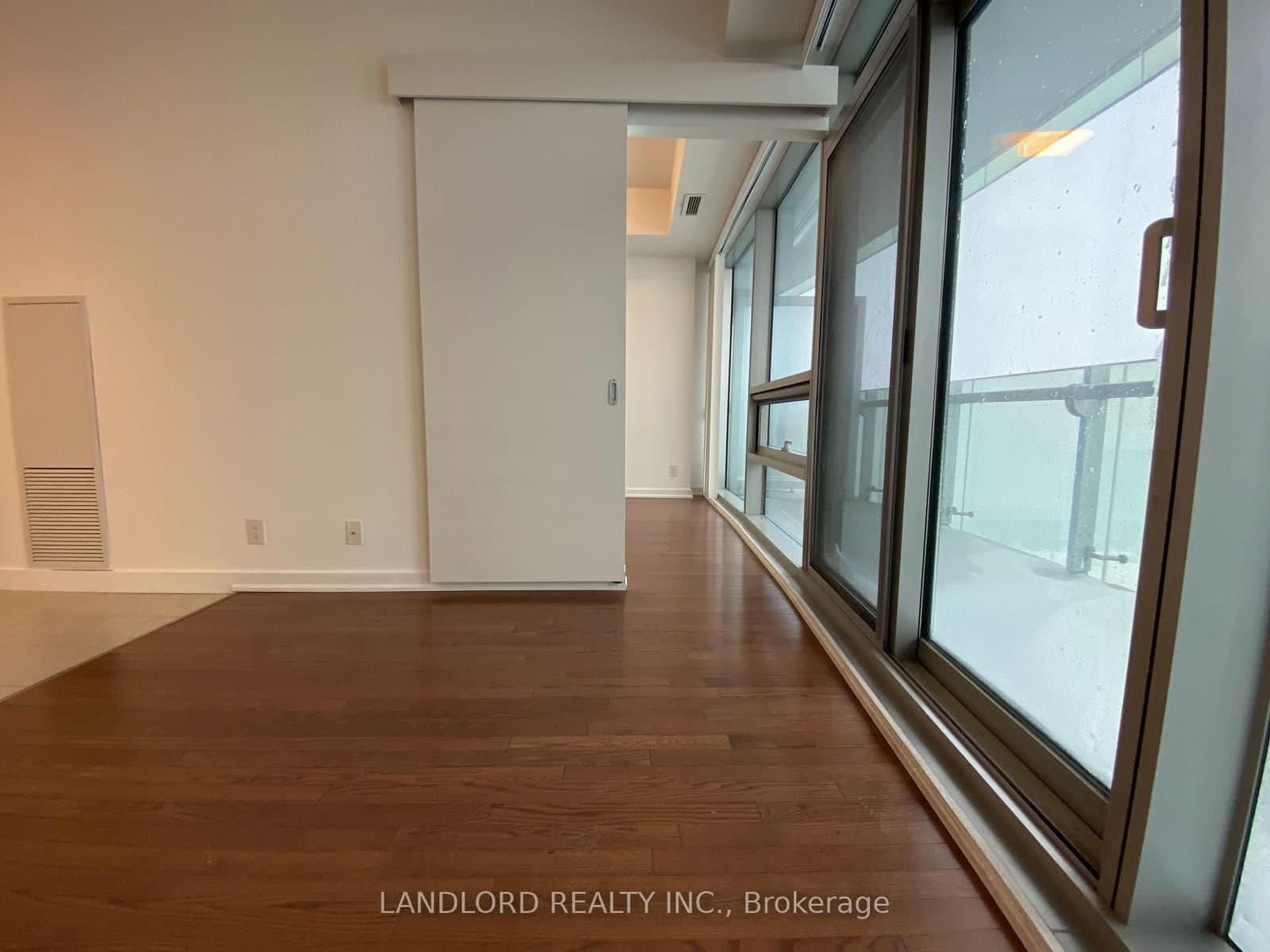 14 York Street, Unit 5209 thumbnail 12