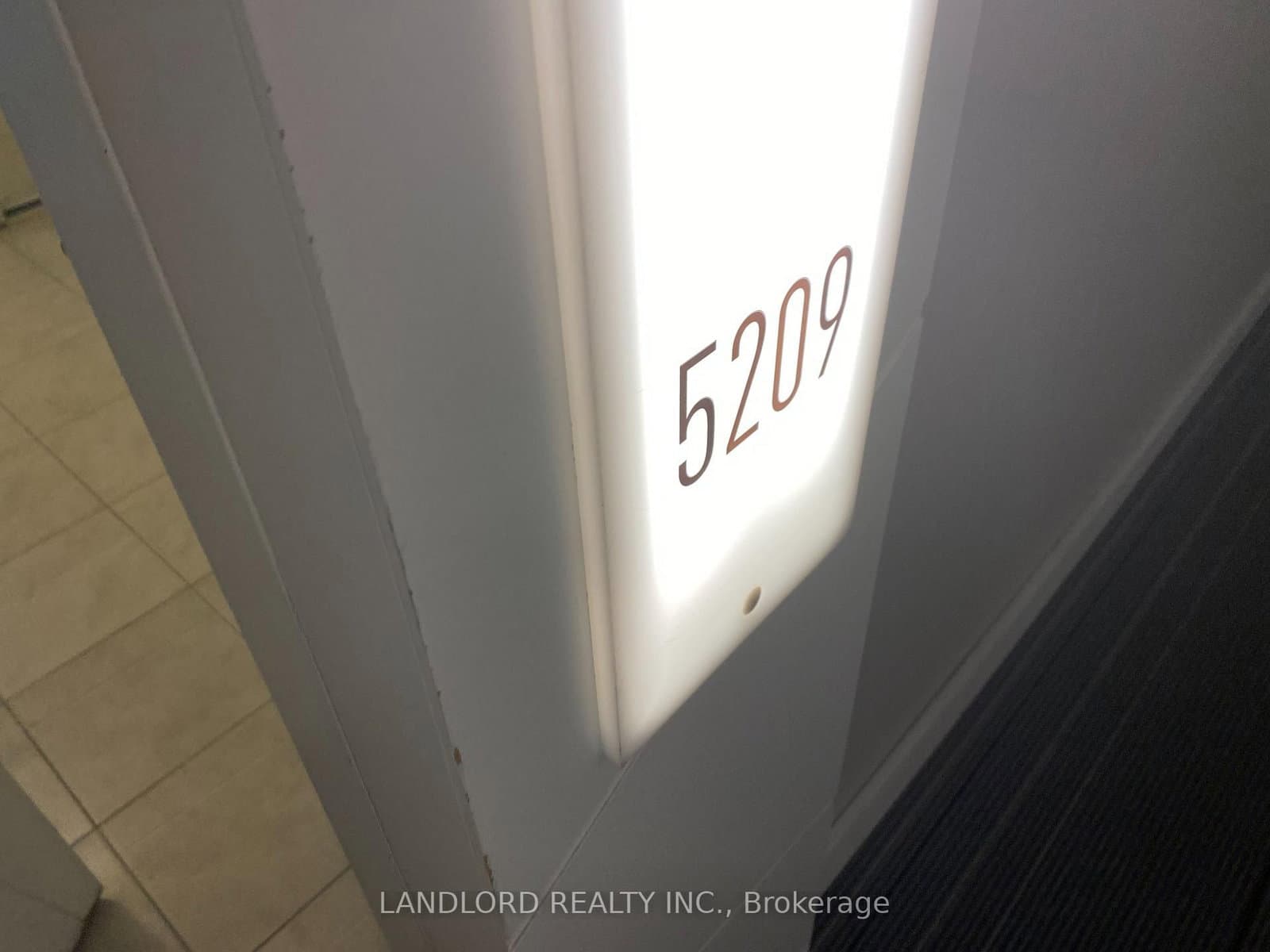 14 York Street, Unit 5209 thumbnail 23