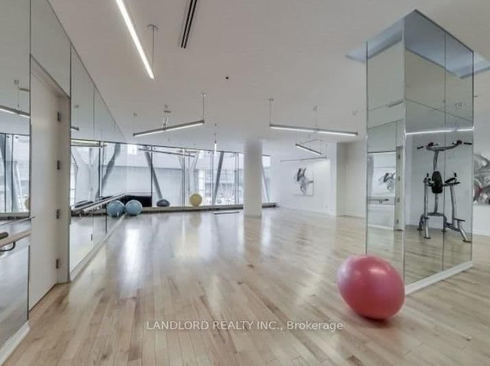 14 York Street, Unit 5209 thumbnail 25