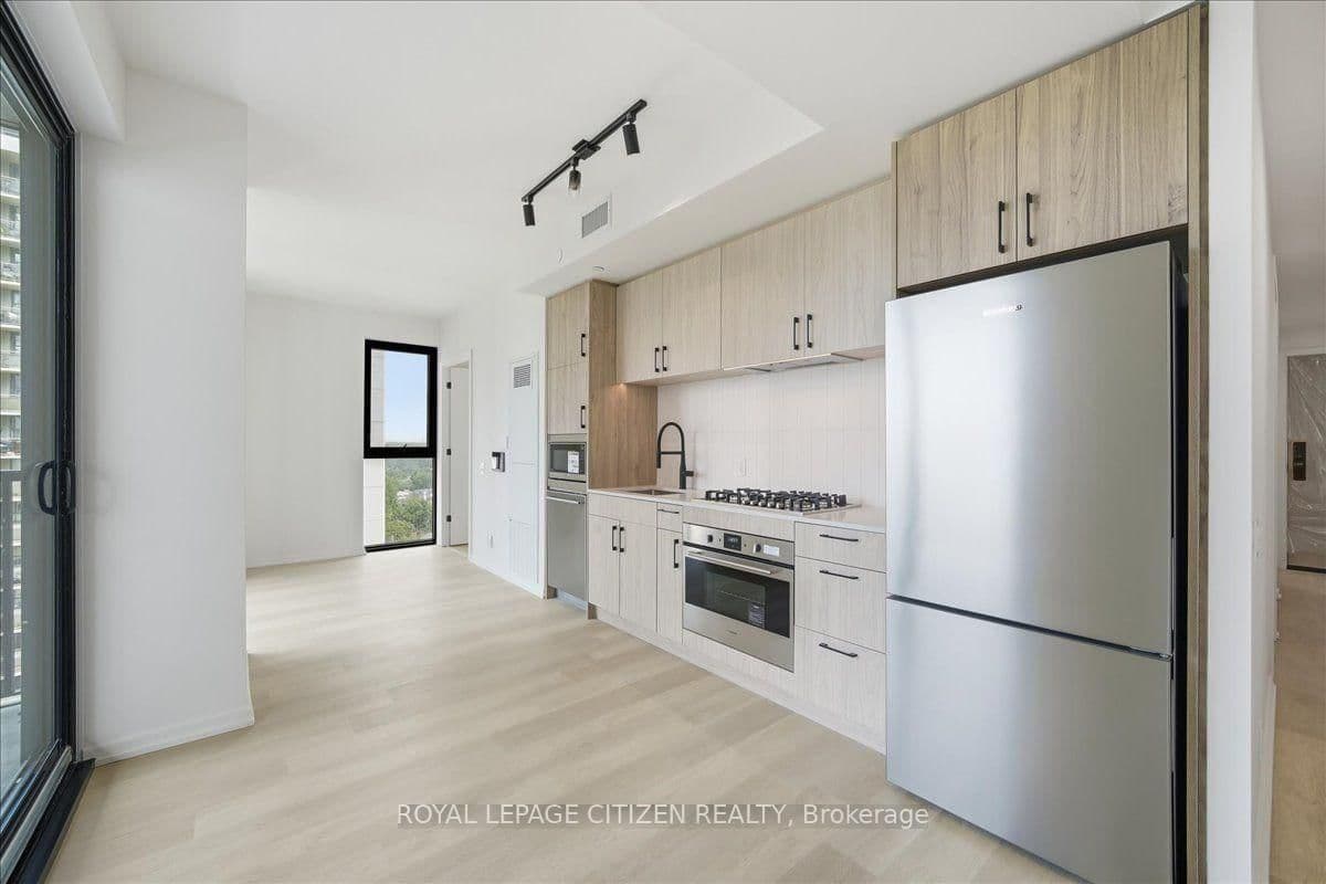 109 Erskine Avenue, Unit 1502