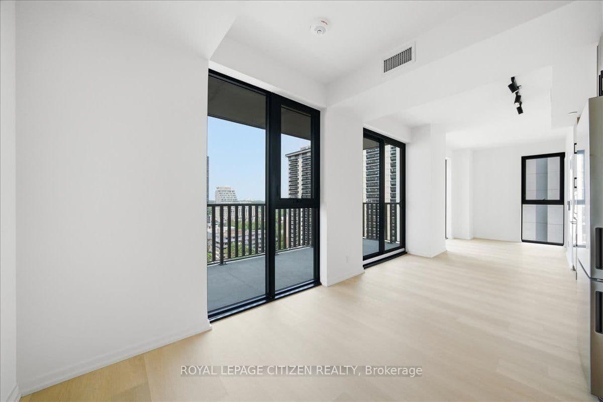 109 Erskine Avenue, Unit 1502 thumbnail 13