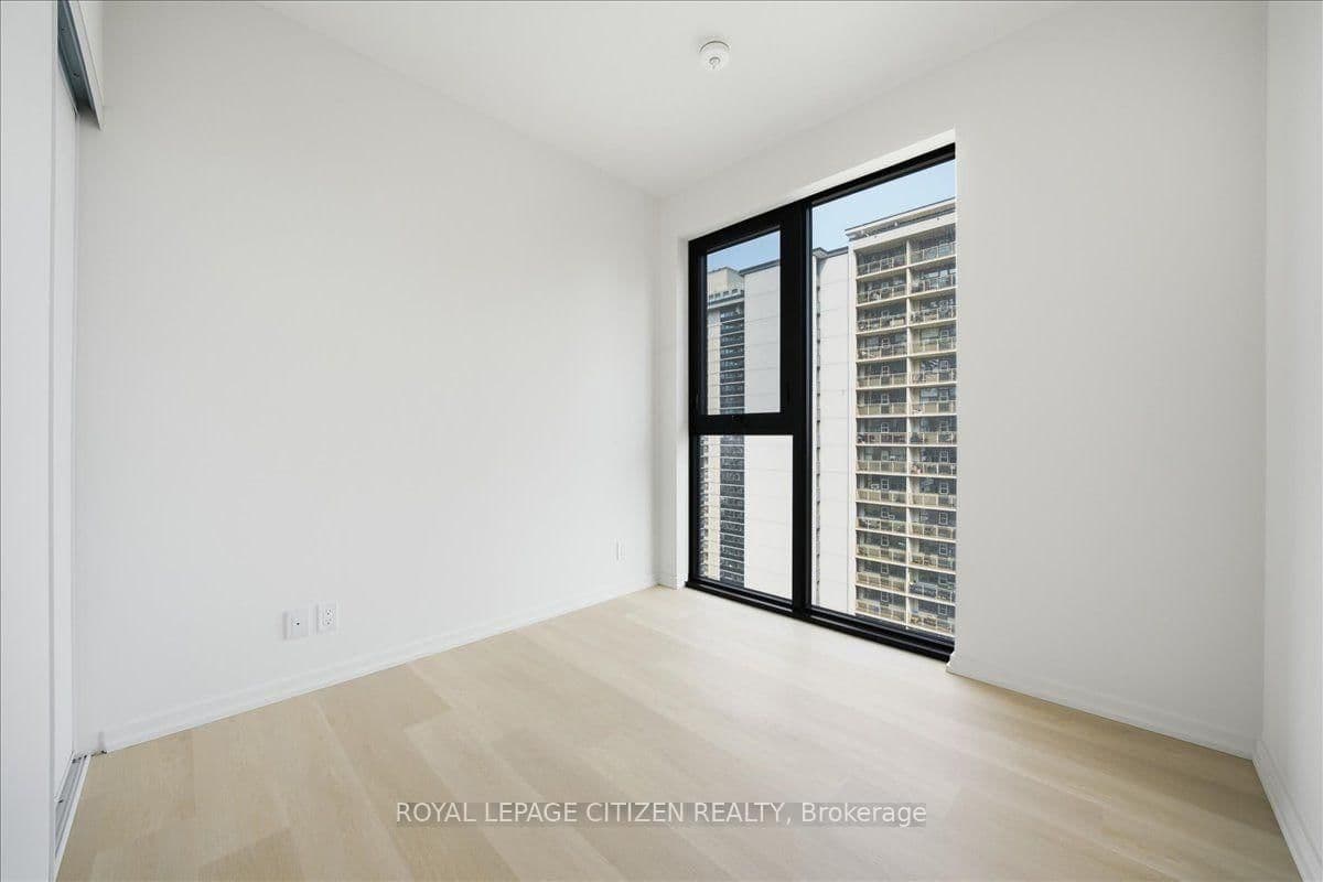 109 Erskine Avenue, Unit 1502 thumbnail 16