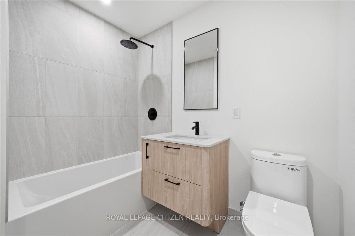 109 Erskine Avenue, Unit 1502 thumbnail 21