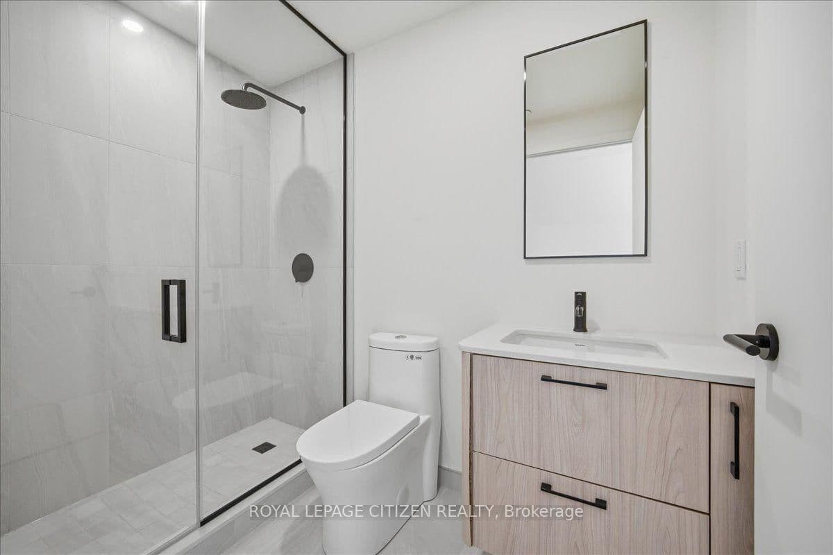 109 Erskine Avenue, Unit 1502 thumbnail 22