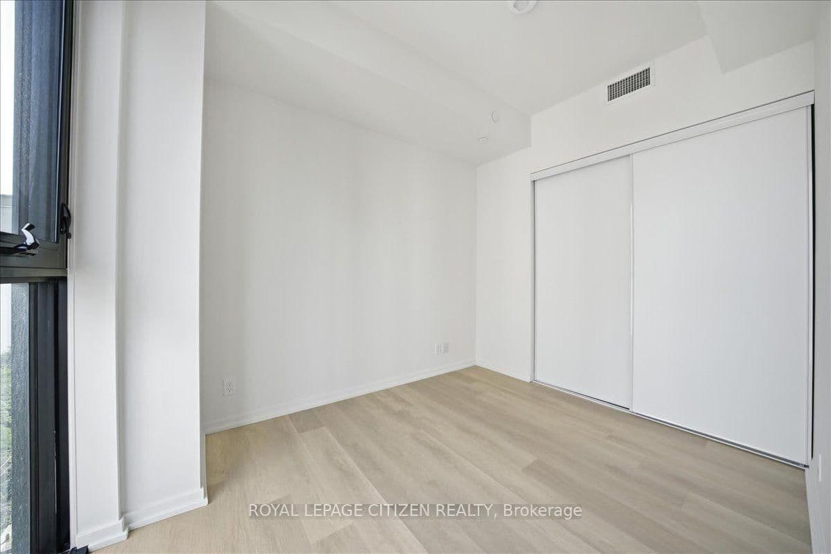 109 Erskine Avenue, Unit 1502 thumbnail 23