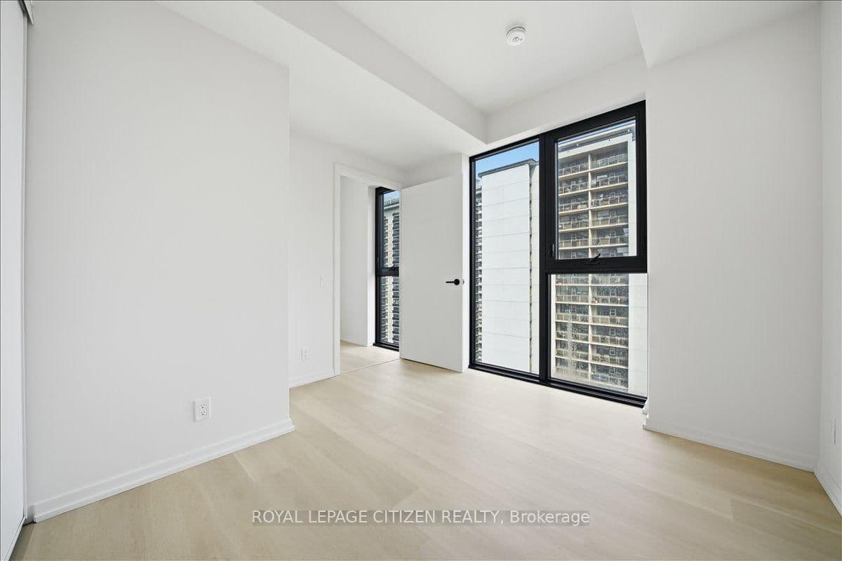 109 Erskine Avenue, Unit 1502 thumbnail 26