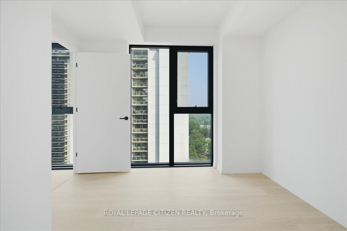 109 Erskine Avenue, Unit 1502 thumbnail 27