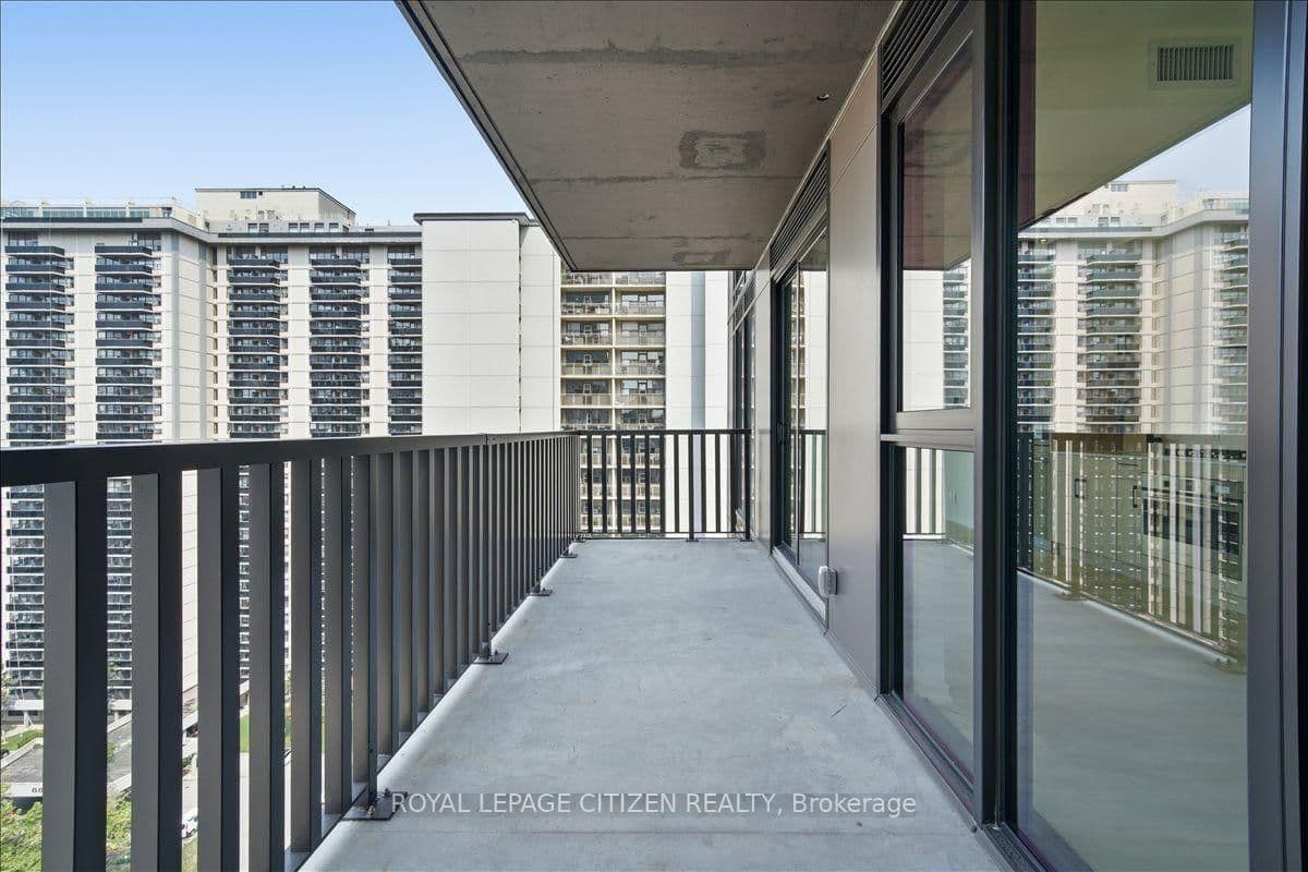 109 Erskine Avenue, Unit 1502 thumbnail 32