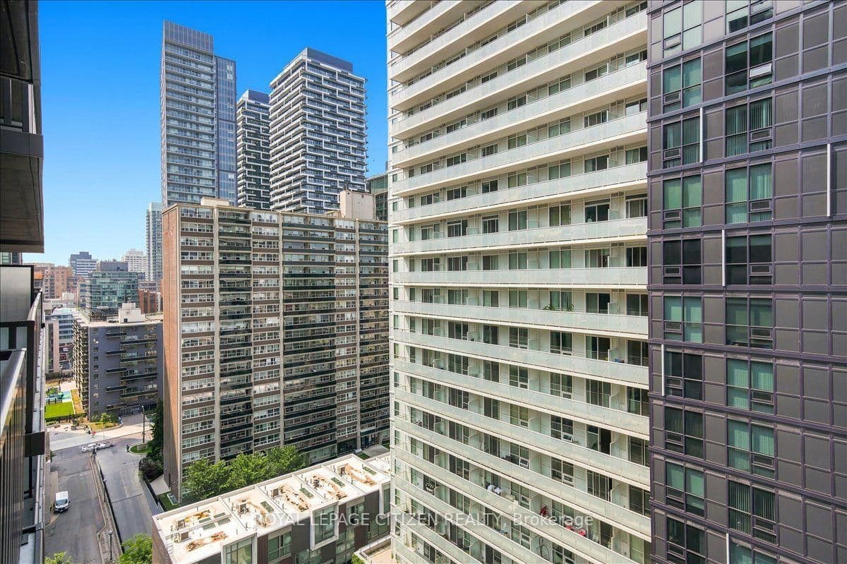 109 Erskine Avenue, Unit 1502 thumbnail 35
