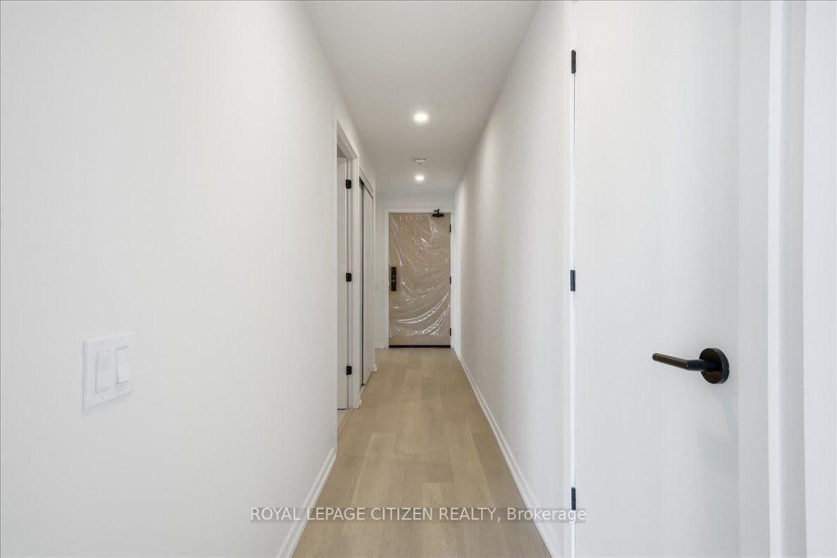 109 Erskine Avenue, Unit 1502 thumbnail 5