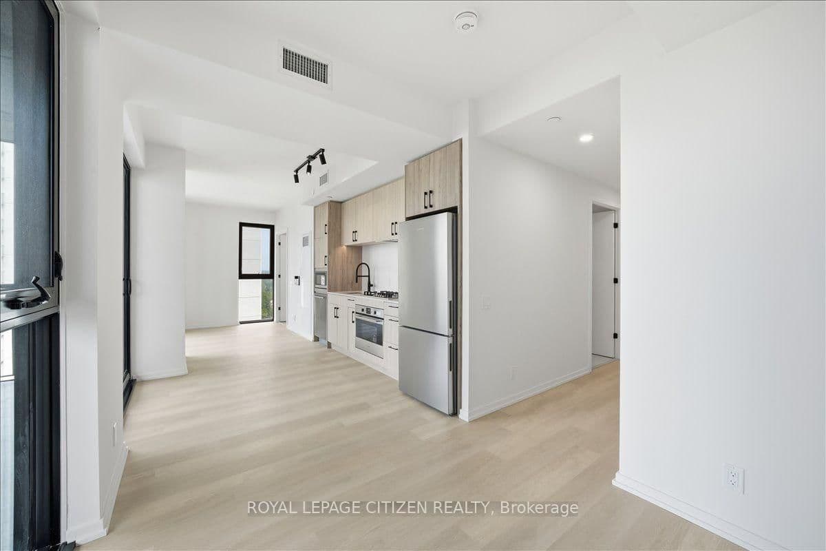 109 Erskine Avenue, Unit 1502 thumbnail 6