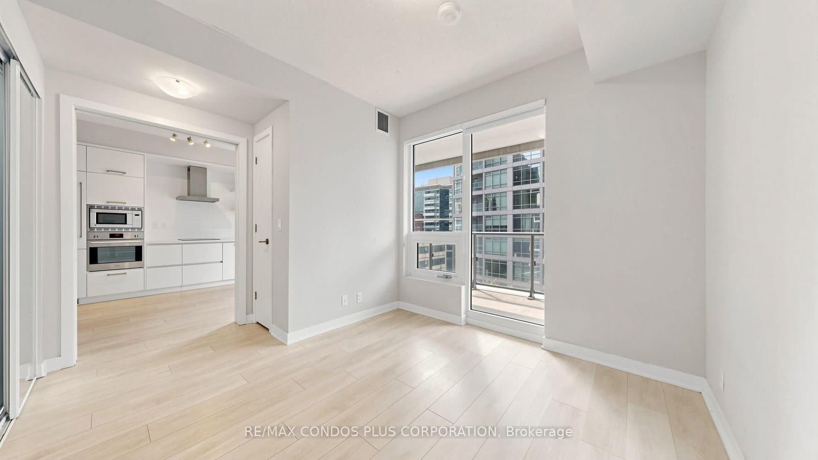 2221 Yonge Street, Unit 506 thumbnail 12