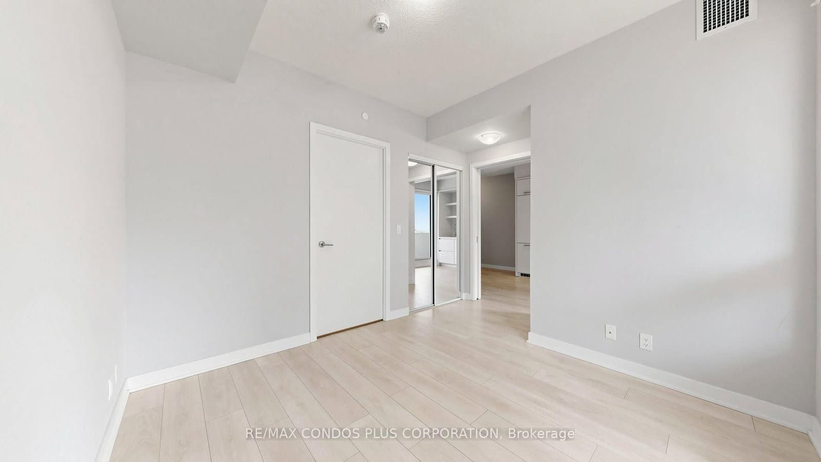 2221 Yonge Street, Unit 506 thumbnail 13