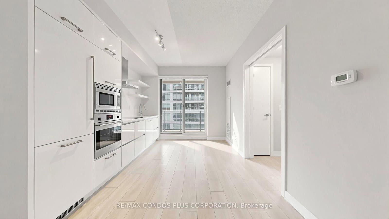 2221 Yonge Street, Unit 506 thumbnail 4