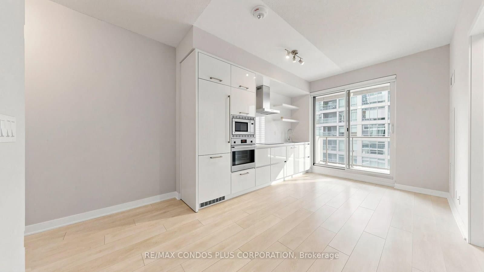 2221 Yonge Street, Unit 506 thumbnail 7